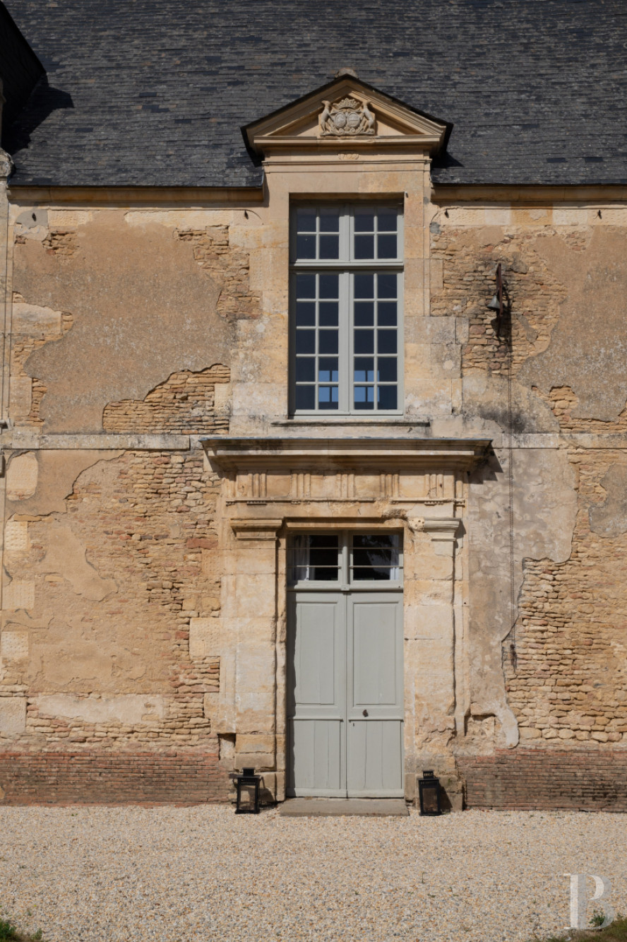 A château and its outbuildings in walled grounds to the north-east of Falaise, in Calvados - photo  n°3